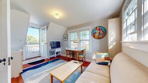 Smart TV, video games, DVD player, books -  West End  Water View,  Large Private Deck,  Steps to Town & Beach, Prkg   7 day (Provincetown)