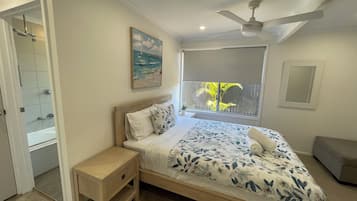 3 bedrooms, iron/ironing board, free WiFi, bed sheets