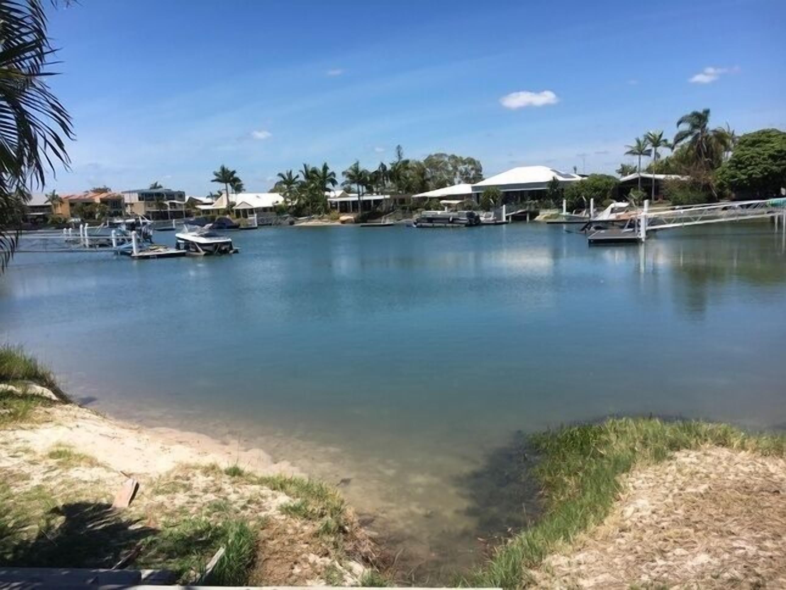 Renovated Beach House in the Heart of Mooloolaba — image 12