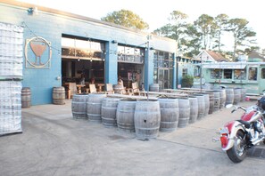 Outdoor dining - Just Steps to the Beach! (Virginia Beach)
