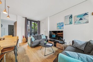 Smart TV, stereo