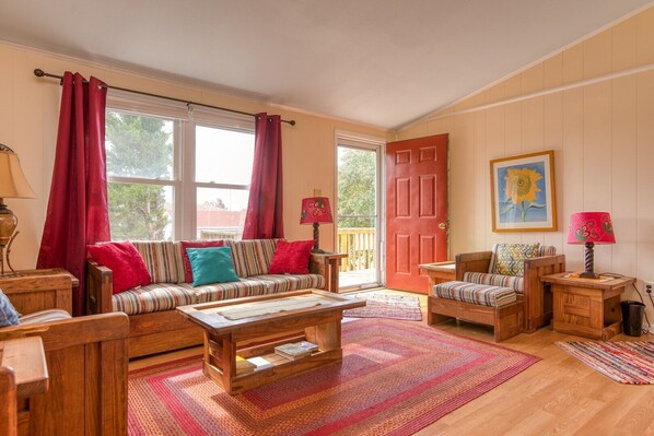 TV, books - 364 - Heart of the Island - Close to the Beach and Wright Brothers Memorial! (Kill Devil Hills)