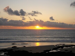 På stranden