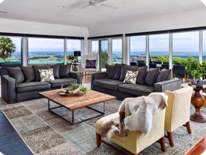 TV, fireplace, DVD player, books - Breathtaking Views, Privacy & Luxury Perfect for family’s, retreats and getaways (Foxground)