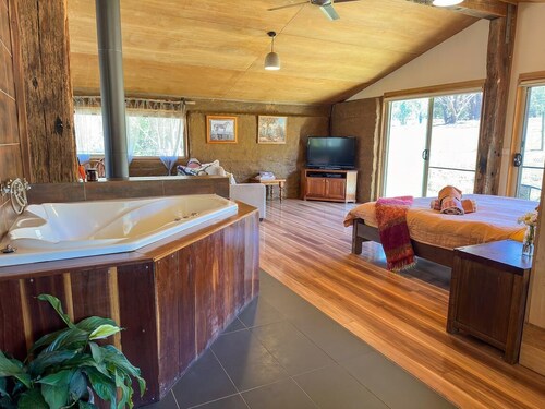 Bellbrae Mudbrick Love Shack