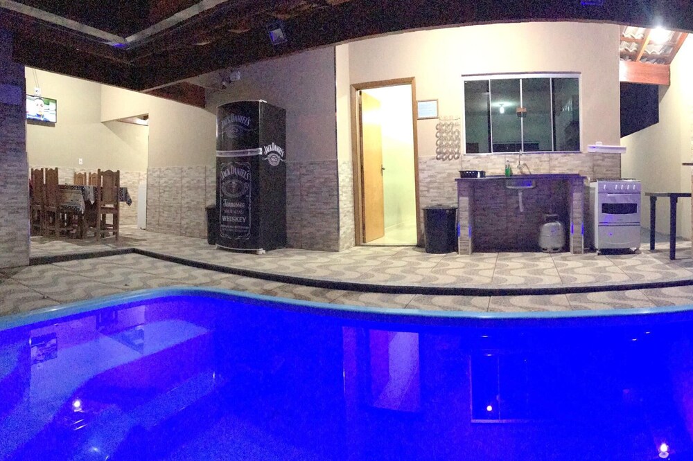 Casa Aroeira, Swimming Pool w / Heater, Air Conditioning Room and Bedrooms, NetFlix