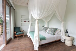 4 Schlafzimmer, Zimmersafe, Schreibtisch, Bügeleisen/Bügelbrett