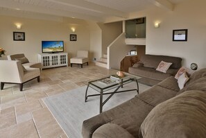 Televisión, libros, impresora