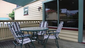 Outdoor dining - API Leisure & Lifestyle Launceston (Launceston)