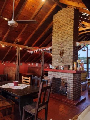 Breakfast area - Hostería Las Grullas (Villa Gesell)