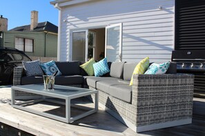 Terrace/patio - Signature on Gunn. Devonports finest executive holiday home. (Devonport)