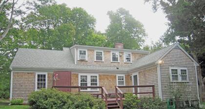 Charming 4BR Cape Style Home - Short distance to Beach (2086)