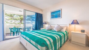 3 bedrooms, iron/ironing board, bed sheets - Seaspray U4, 21 Warne Tce (CALOUNDRA)