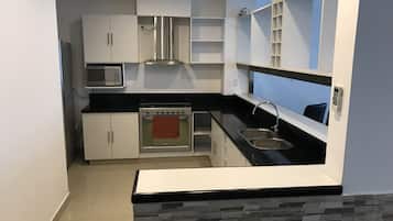 Fridge, microwave, oven, coffee/tea maker