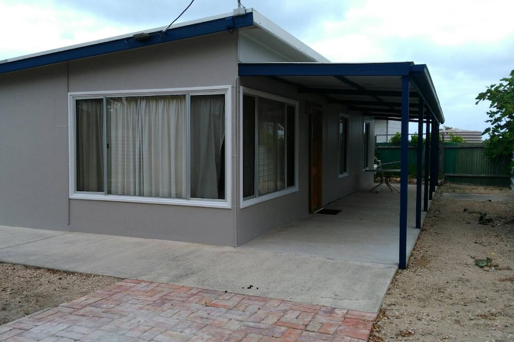 Anglers Anchorage - Baird Bay 50 kms from South of Streaky Bay in the west coast