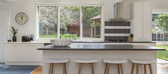 Spacious Sorrento Retreat