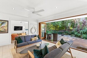 Smart TV - Florida on Carlyle Street (Byron Shire)