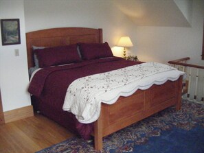 8 slaapkamers, een bureau, een strijkplank/strijkijzer, gratis wifi