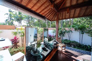 Outdoor dining - 2 bedrooms private villa with pool in Ubud, Bali (Ubud)