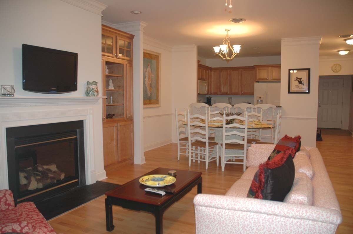 The Peninsula  0n the Indian river Bay, near Lewes, Rehobeth, Dewey Beach.