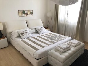 2 bedrooms, iron/ironing board, free WiFi, bed sheets - Villa Ines, sul mare con piscina (CAPOTERRA)