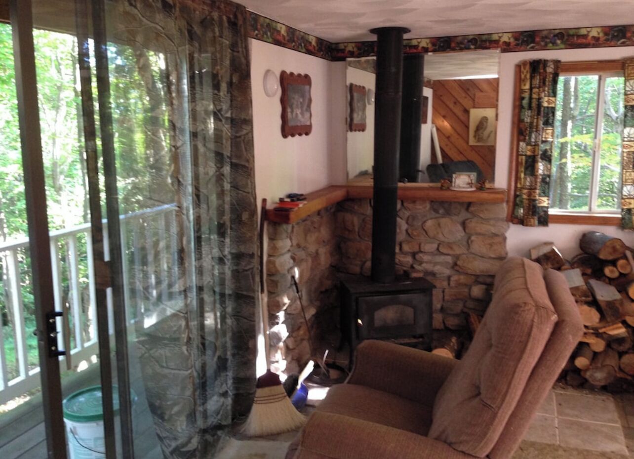 Woody’s Treehouse Hideaway In French Creek,W.Va great deer hunting