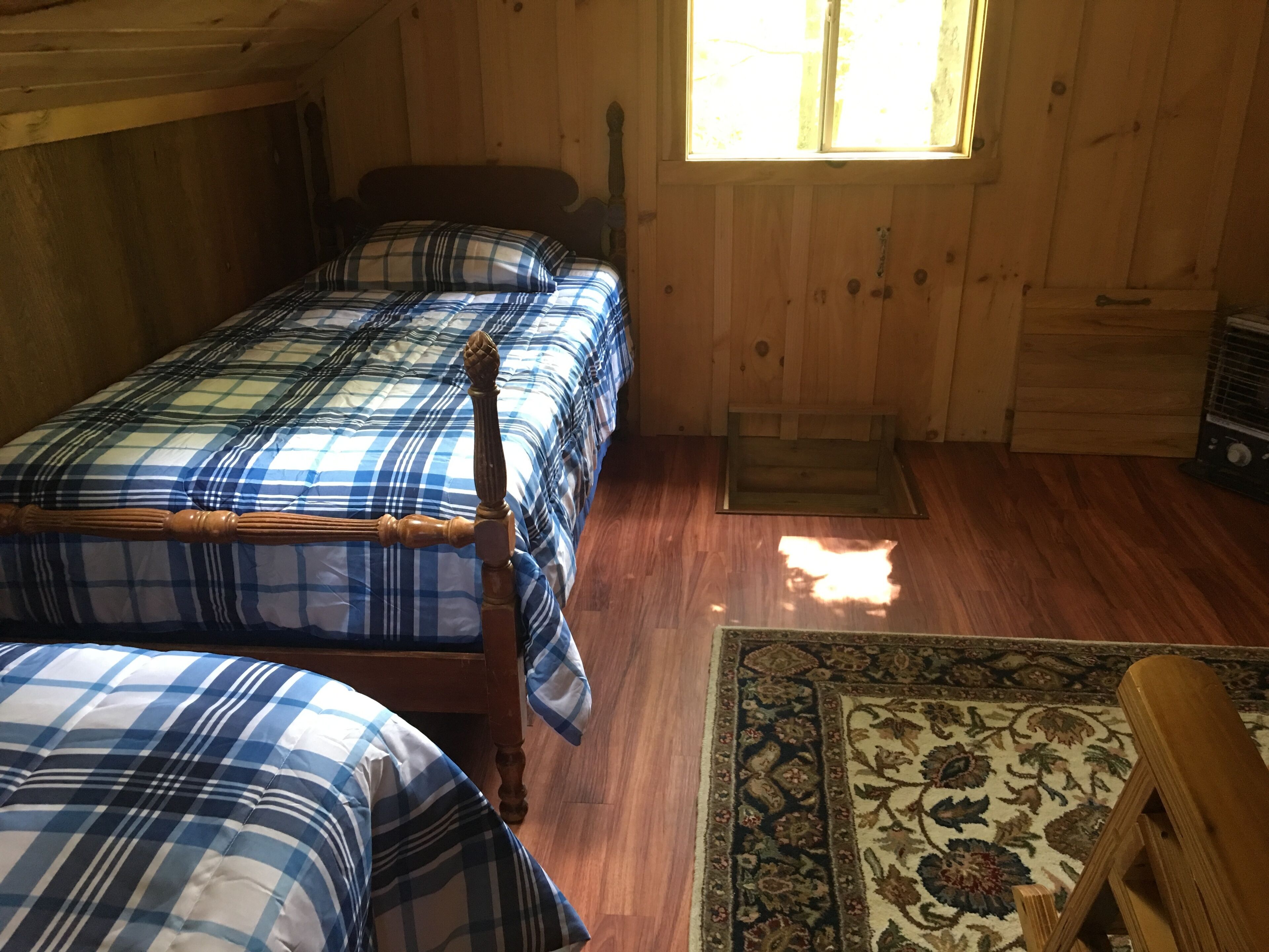 Woody’s Treehouse Hideaway In French Creek,W.Va great deer hunting