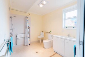 Shower - Village View Unit 1 Mallacoota (Mallacoota)