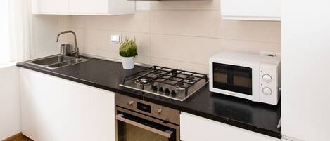 Fridge, microwave, oven, stovetop