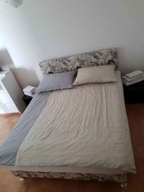 1 Schlafzimmer, Schreibtisch, Bügeleisen/Bügelbrett, kostenloses WLAN