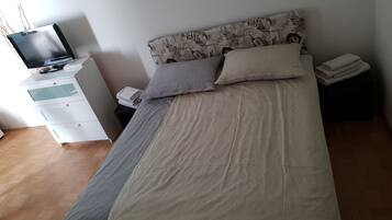 1 chambre, bureau, fer et planche Ă repasser, Wi-Fi gratuit