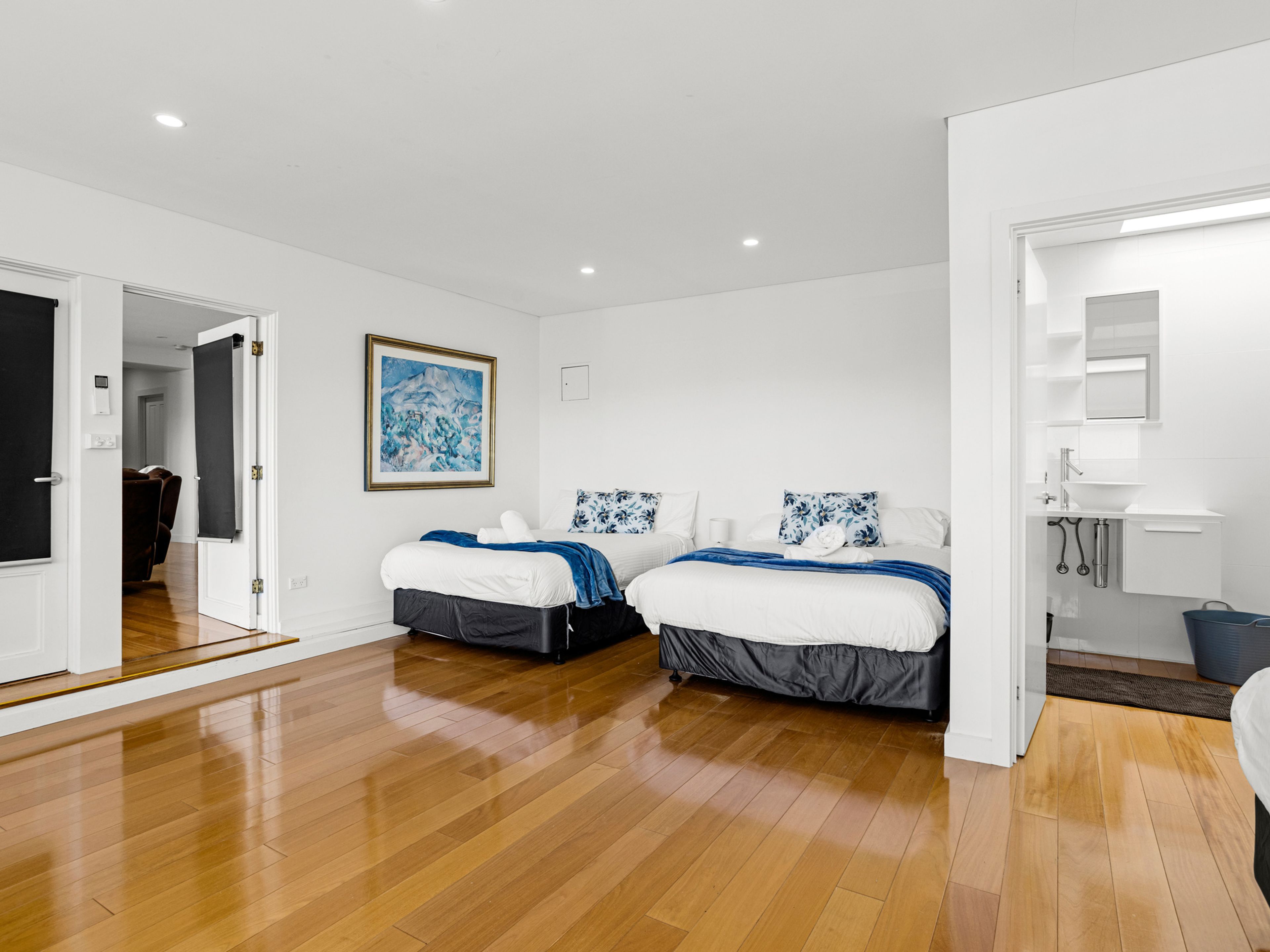 8 bedrooms, iron/ironing board, WiFi, bed sheets