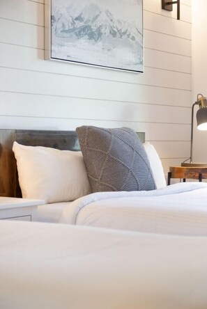 1 bedroom, desk, iron/ironing board, WiFi - Amazing - 2Br/2Ba Townhouse - Hot Tub (Whistler)