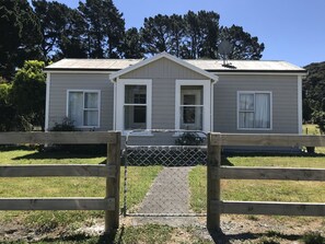 Exterior - Manganui Cottage  - Western Lake, South Wairarapa (Western lake)