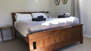 2 bedrooms, bed sheets