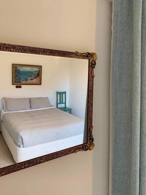 2 bedrooms, bed sheets