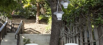 En riktig sommarland (åter) godbit! Sandbungalow på Lazy Hummingbird!