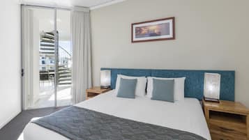 3 bedrooms, iron/ironing board, bed sheets