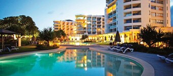 Absolute Beachfront, 3BR, Ramada By Wyndham Marcoola Beach, Marcoola, Australia