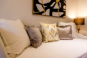 1 chambre, coffres-forts dans les chambres, fer et planche à repasser