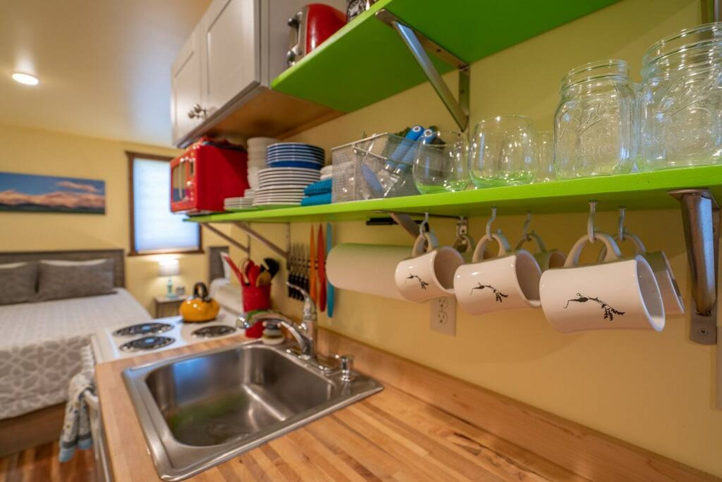 Emigrant Cabins #2- Tiny cabin near Yellowstone