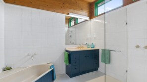 Badewanne, Haartrockner