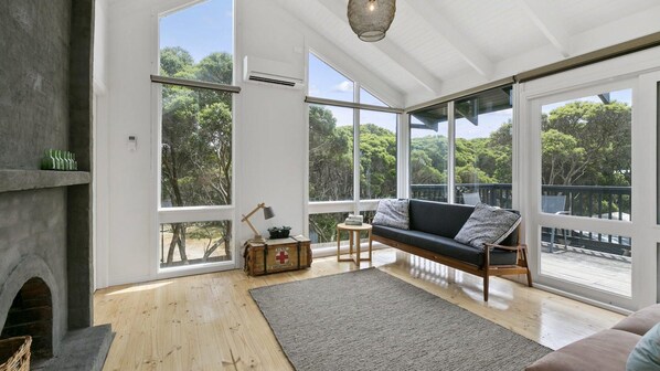 TV, fireplace, DVD player, music library