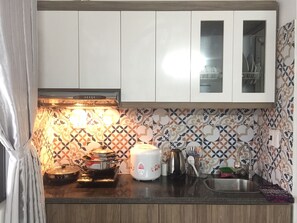 Fridge, microwave, oven, stovetop - Sala cozy home in Cau Giay, Hanoi, Vietnam (Hà Nội)
