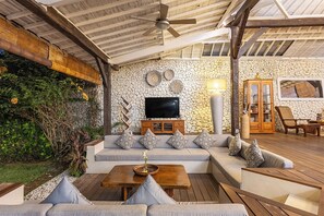 Flat-screen TV, stereo - 5 mn Seminyak & Canggu - Villa Tabatha (Umalas Seminyak)