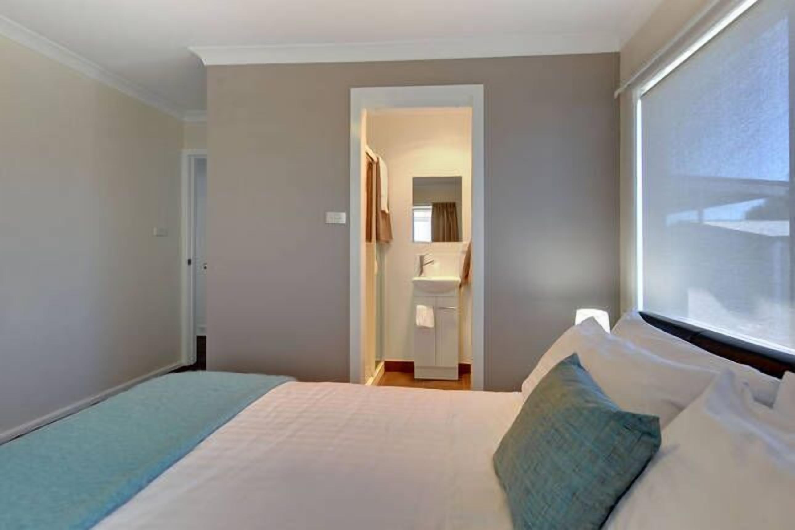 DOTTIES HOUSE HOBART — image 12