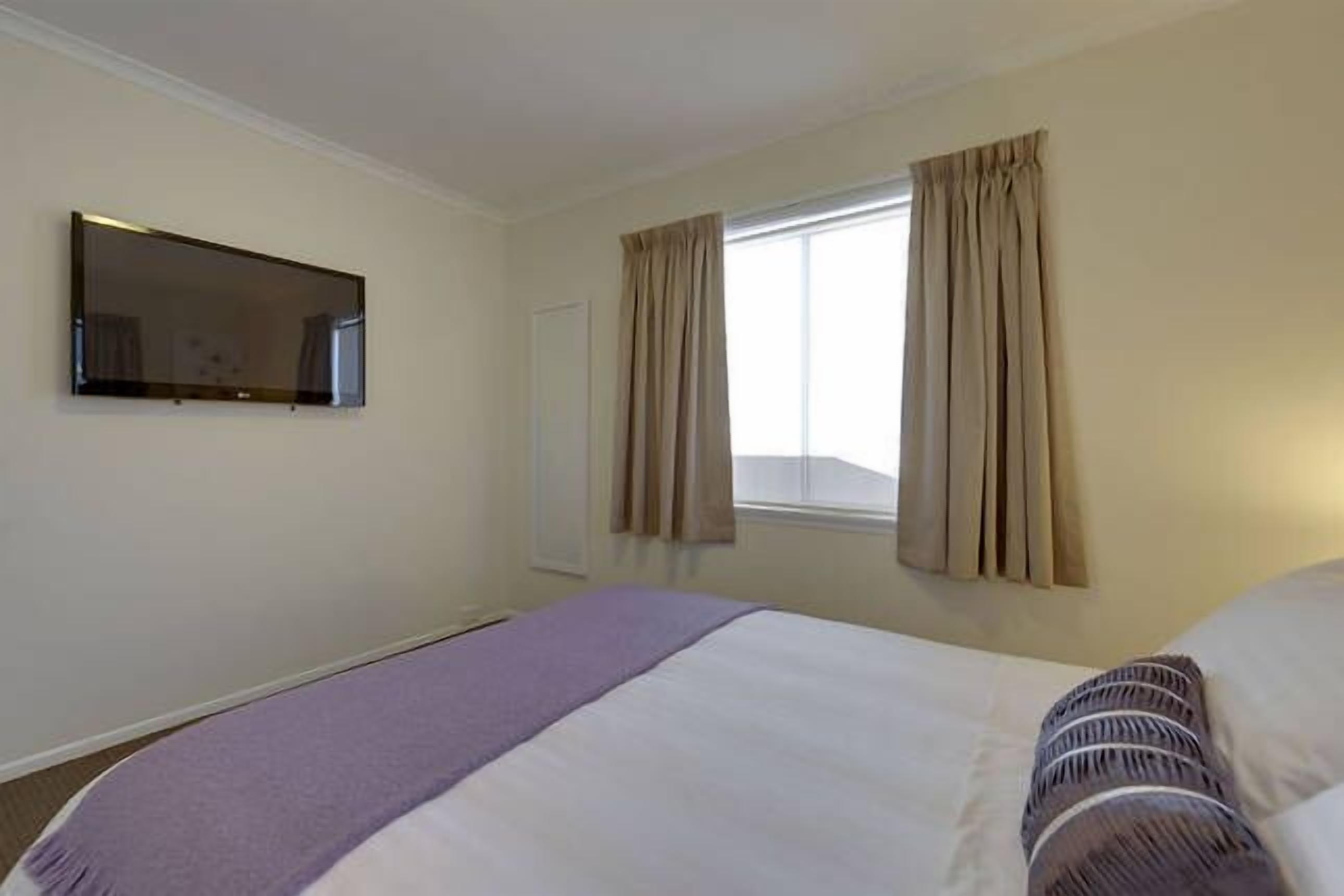 DOTTIES HOUSE HOBART — image 11