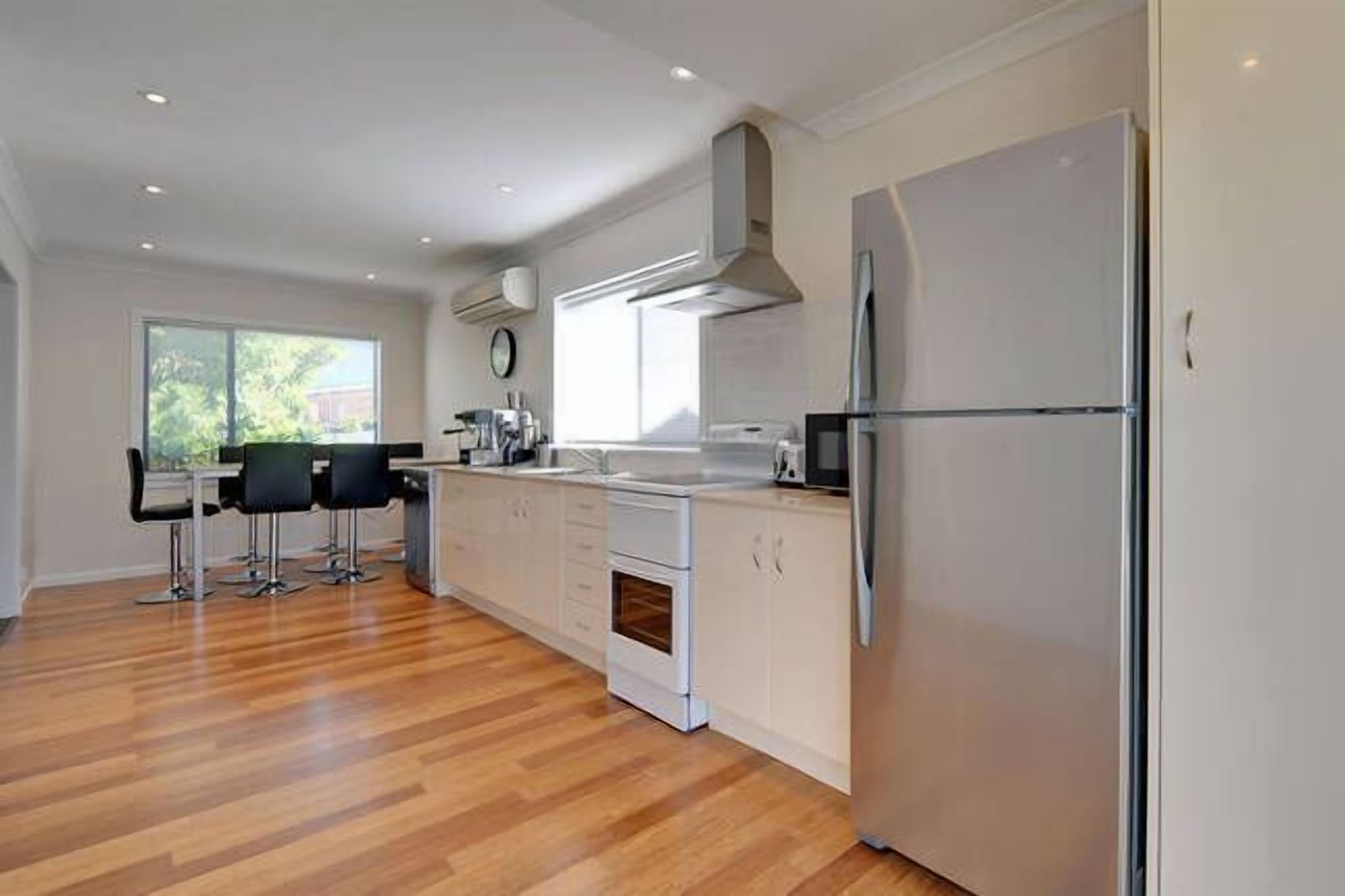 DOTTIES HOUSE HOBART — image 19