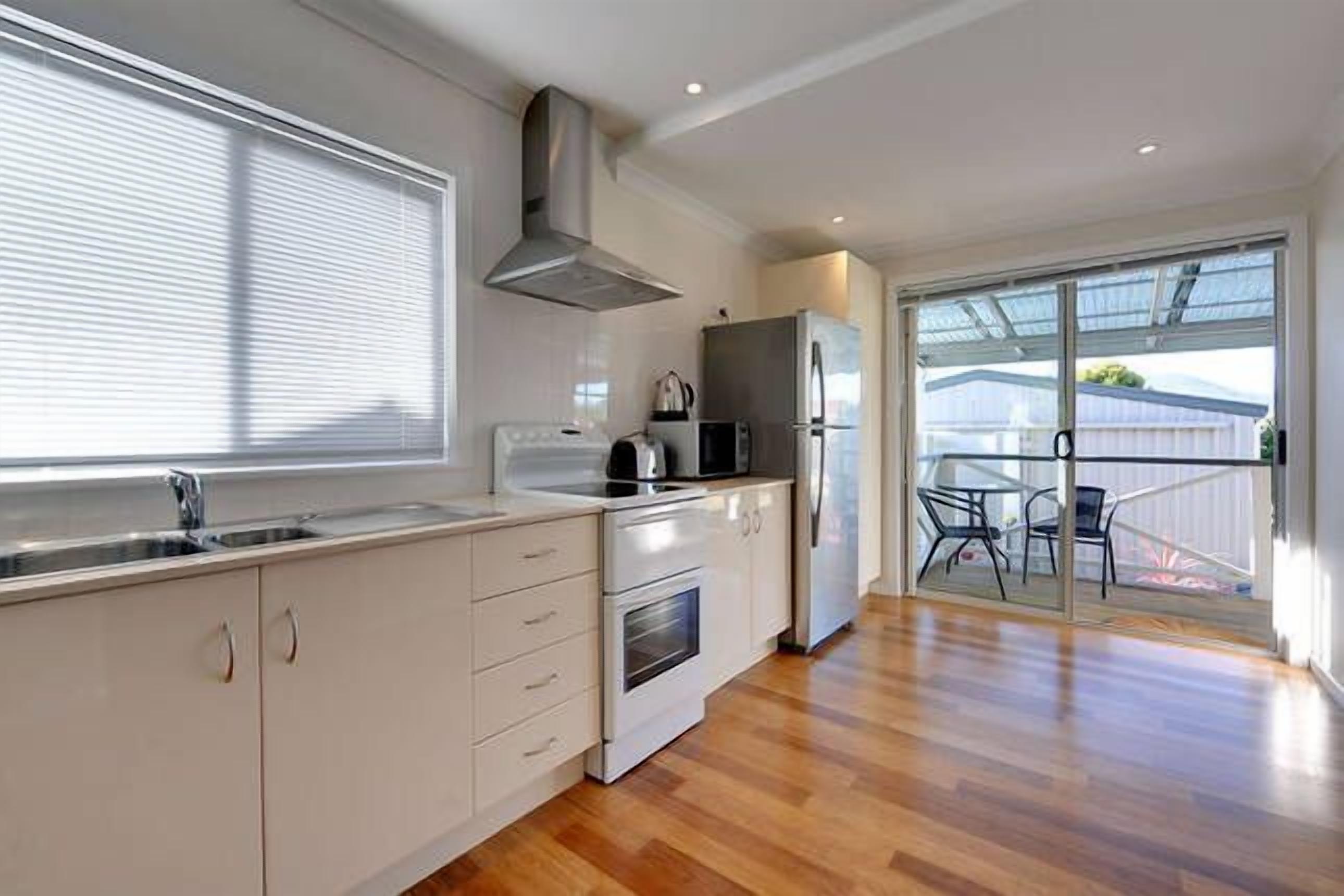 DOTTIES HOUSE HOBART — image 20