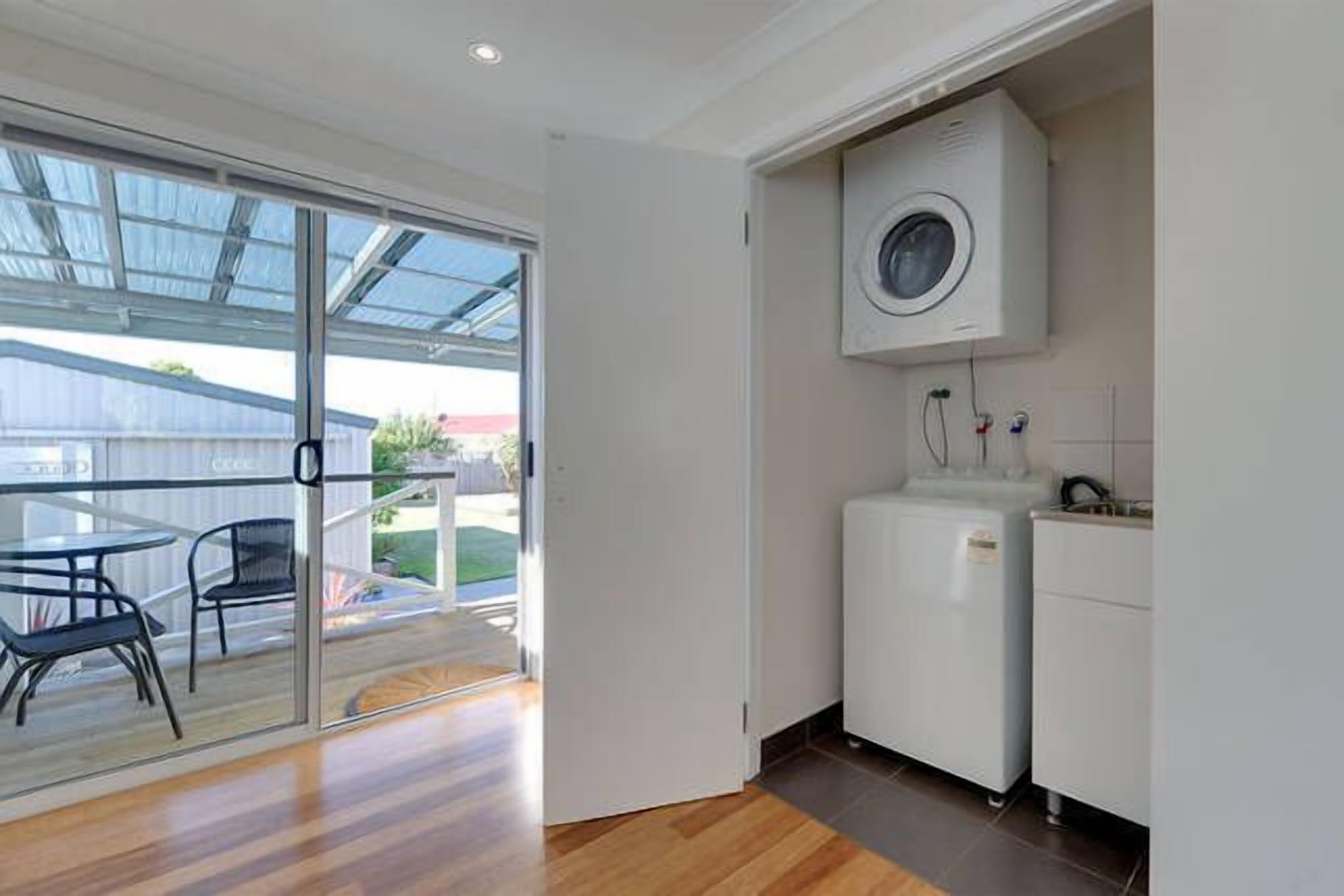 DOTTIES HOUSE HOBART — image 2